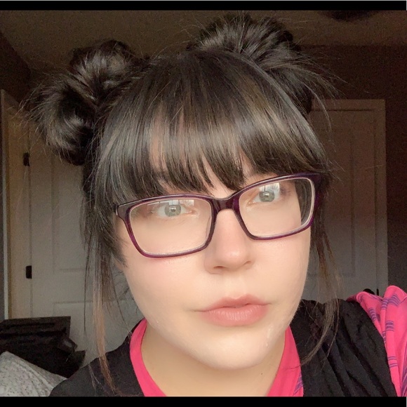 Meet your Posher, Briana t. - Picture 1 of 1